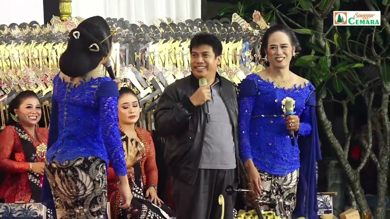 Dalang Ki Bayu Aji naik panggung bawa Sido Asih ditempel Apri Mimin..