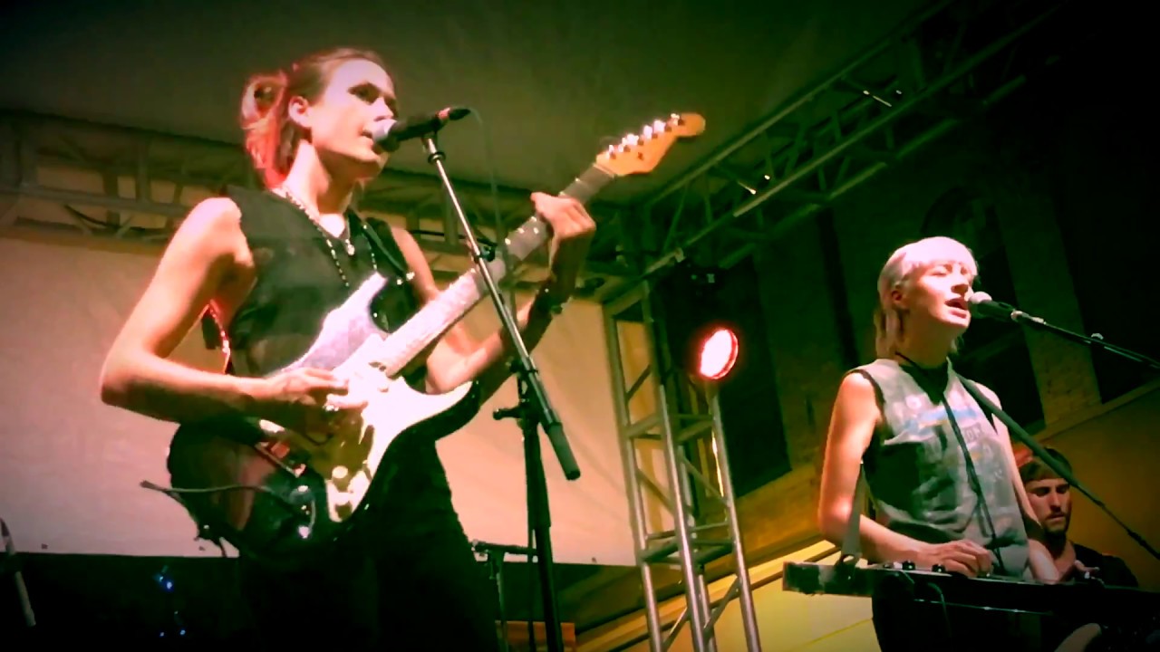 'Hey Sinner' Larkin Poe (live) @ The 2017 Ladybug Festival, Wilmington, Delaware
