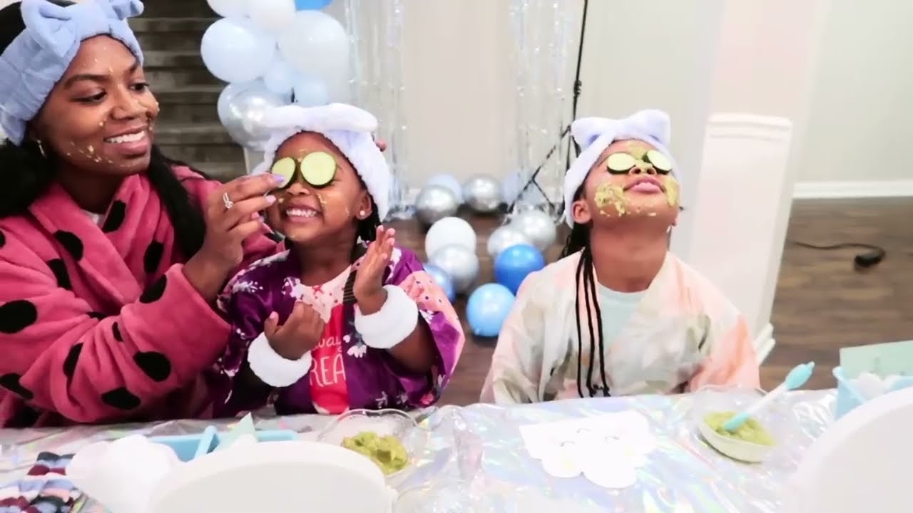 JEALOUS SIBLINGS RUIN SURPRISE BARBIE BIRTHDAY PARTY MOVIE 🥳 | LAIYFACE