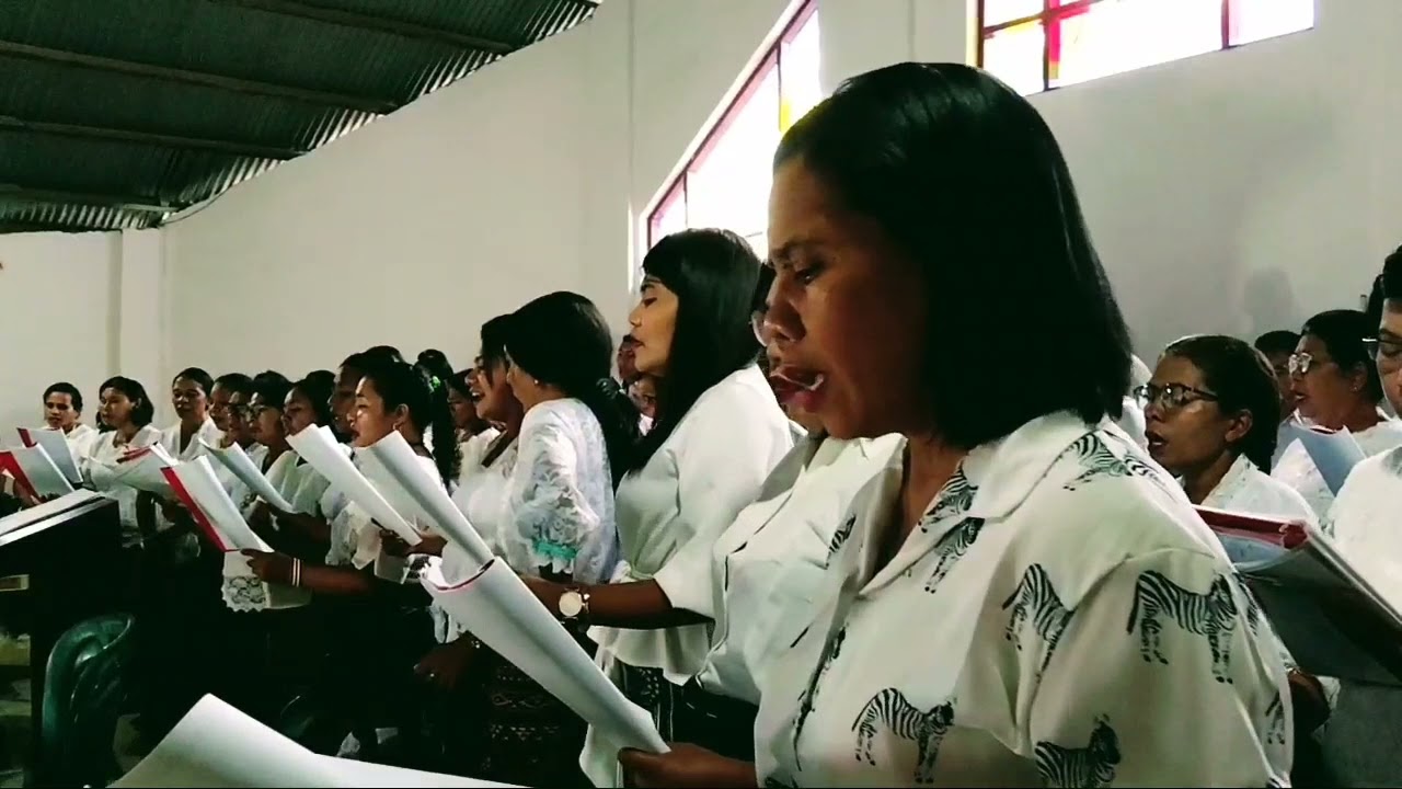 Lagu Persembahan - Wens Mbete - Koor Gabungan Lingkungan St. F.X. misir Utara dan KBHTM Maumere