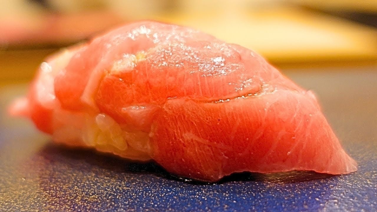 名店の大将たちが推す恵比寿の若きミシュラン寿司店！進化が止まらない食べ応え満点のおまかせ【すし さとる】