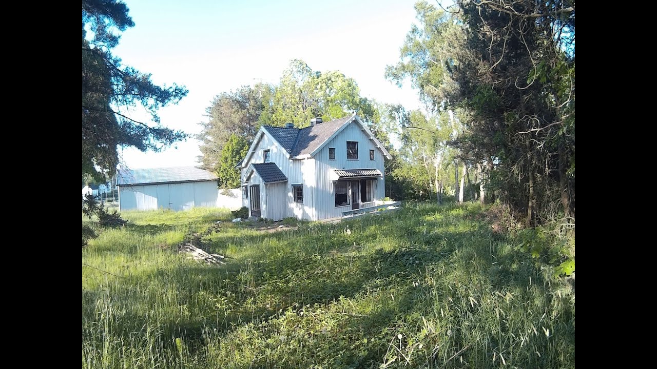 Abandoned house in city left 2006