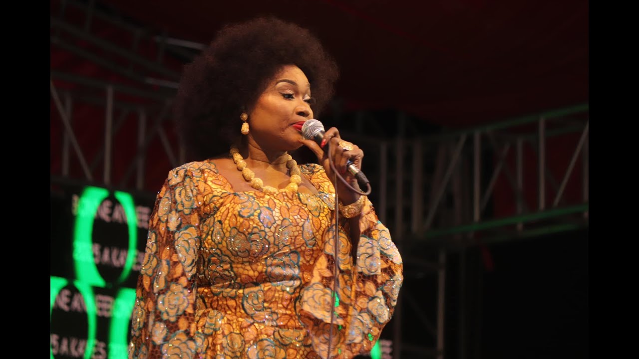 Oumou Sangaré en LIVE sur scène  : Festival #Kayi_kunben 31 décembre 2024