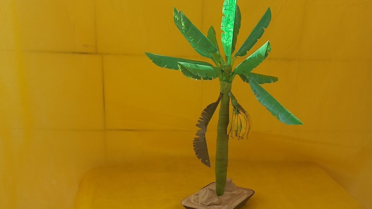 COMO FAZER UMA INCRÍVEL BANANEIRA DE GARRAFA PET /=HOW TO MAKE AN AMAZING PET BOTTLE BANANA TREE...