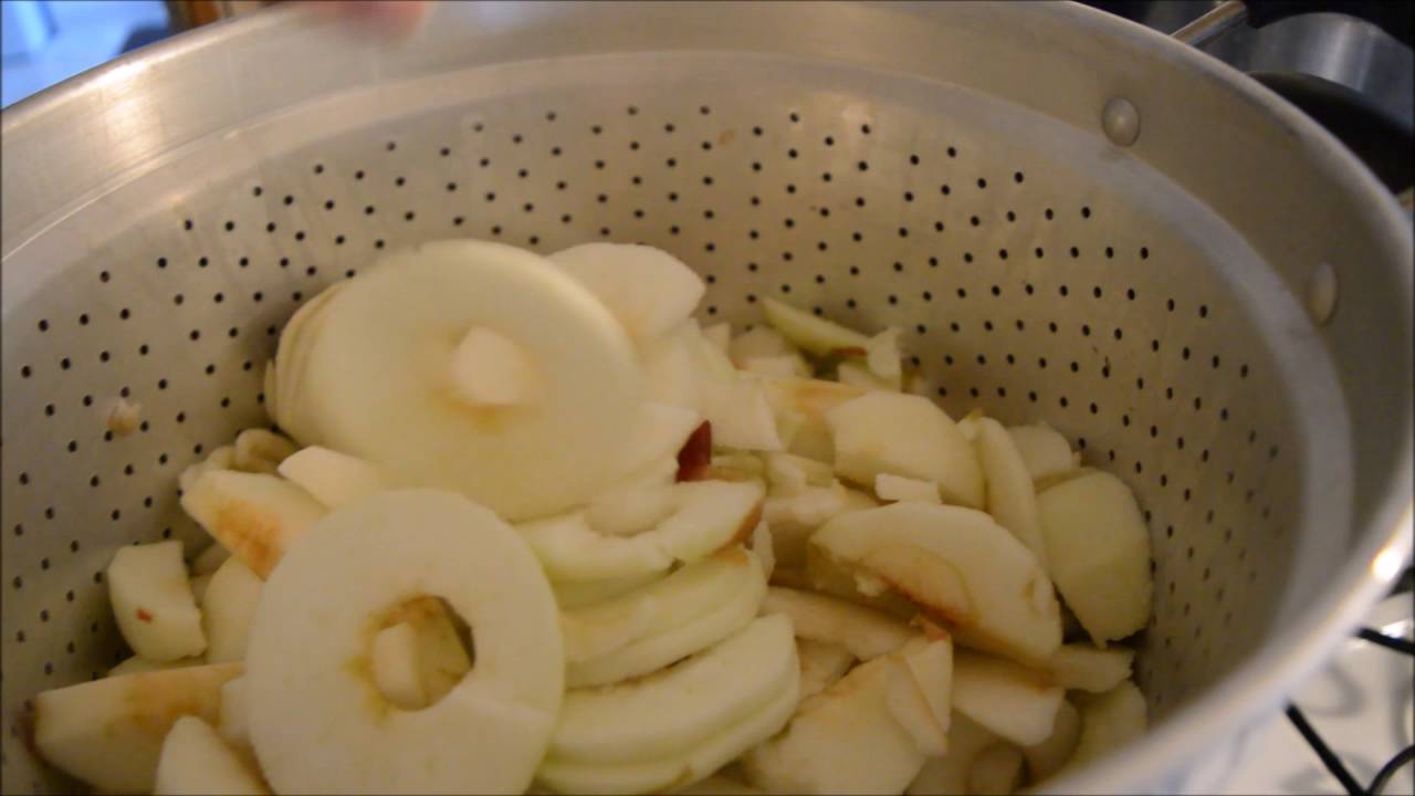 Making Apple Juice with a steam juicer.