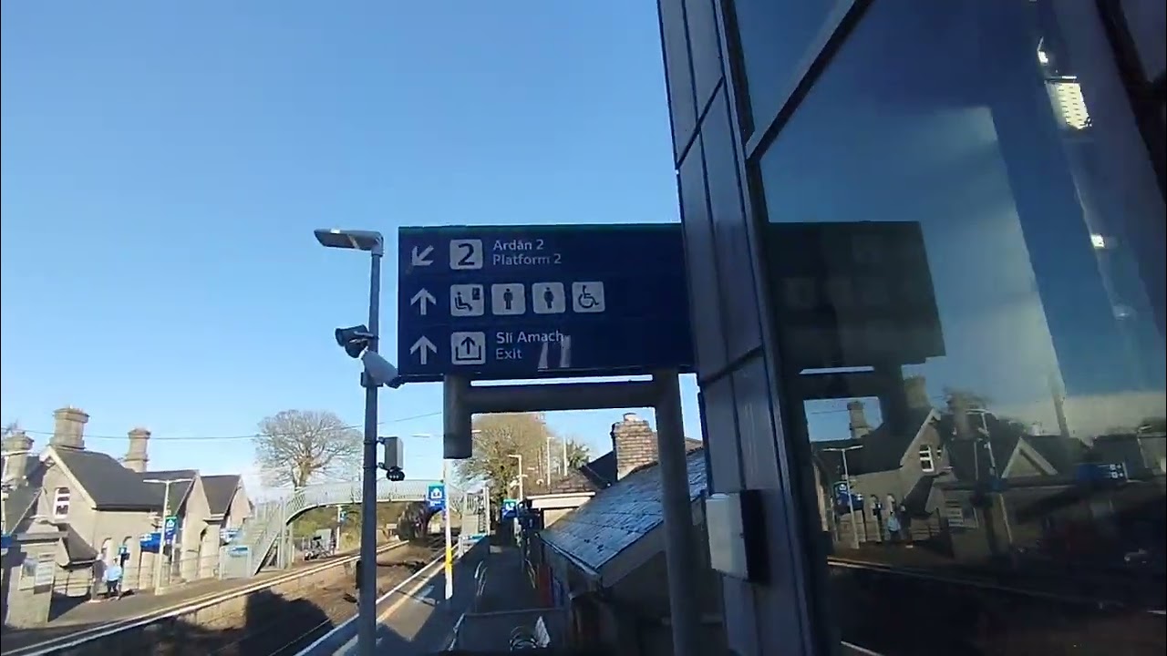 Thurles train station (Tipperary) *unexpected Mk4 Cork - Dublin line*