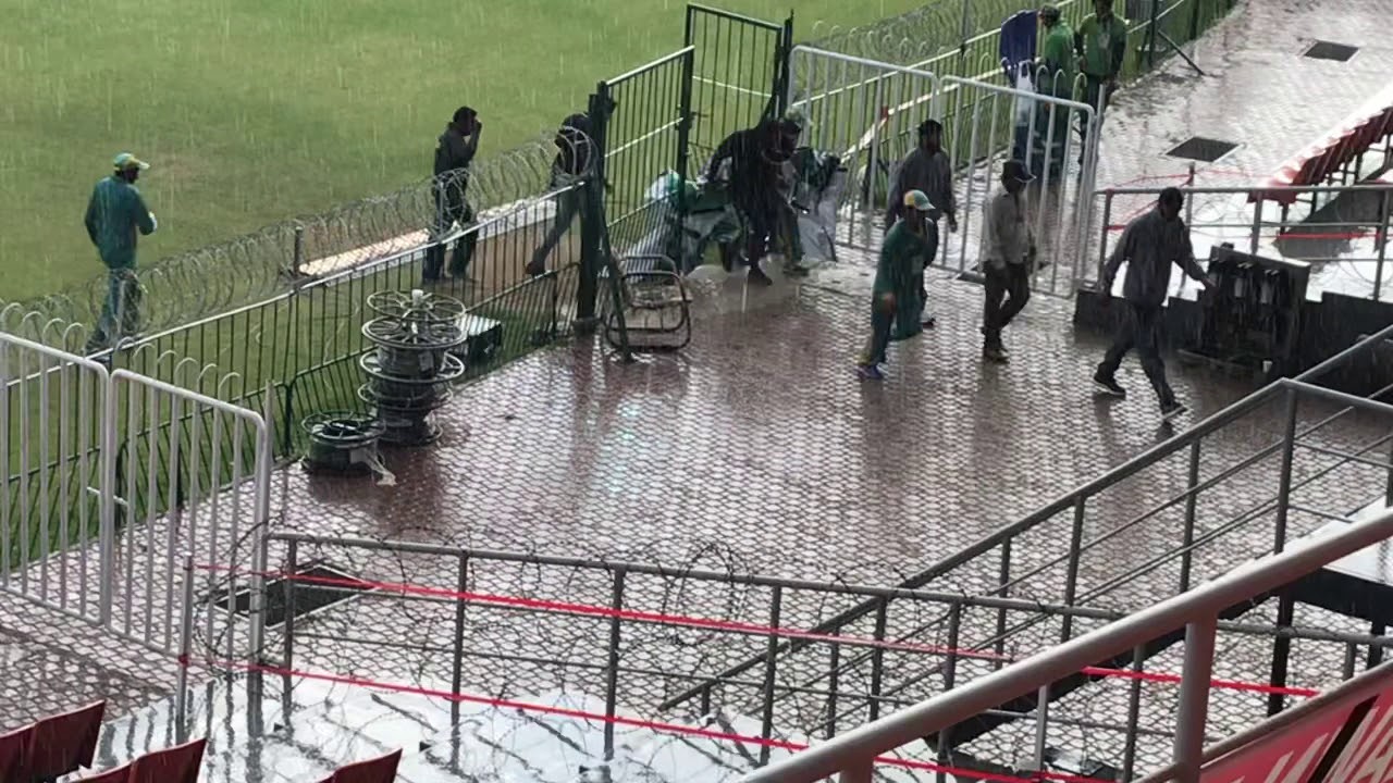 Rain start in lahore stadium