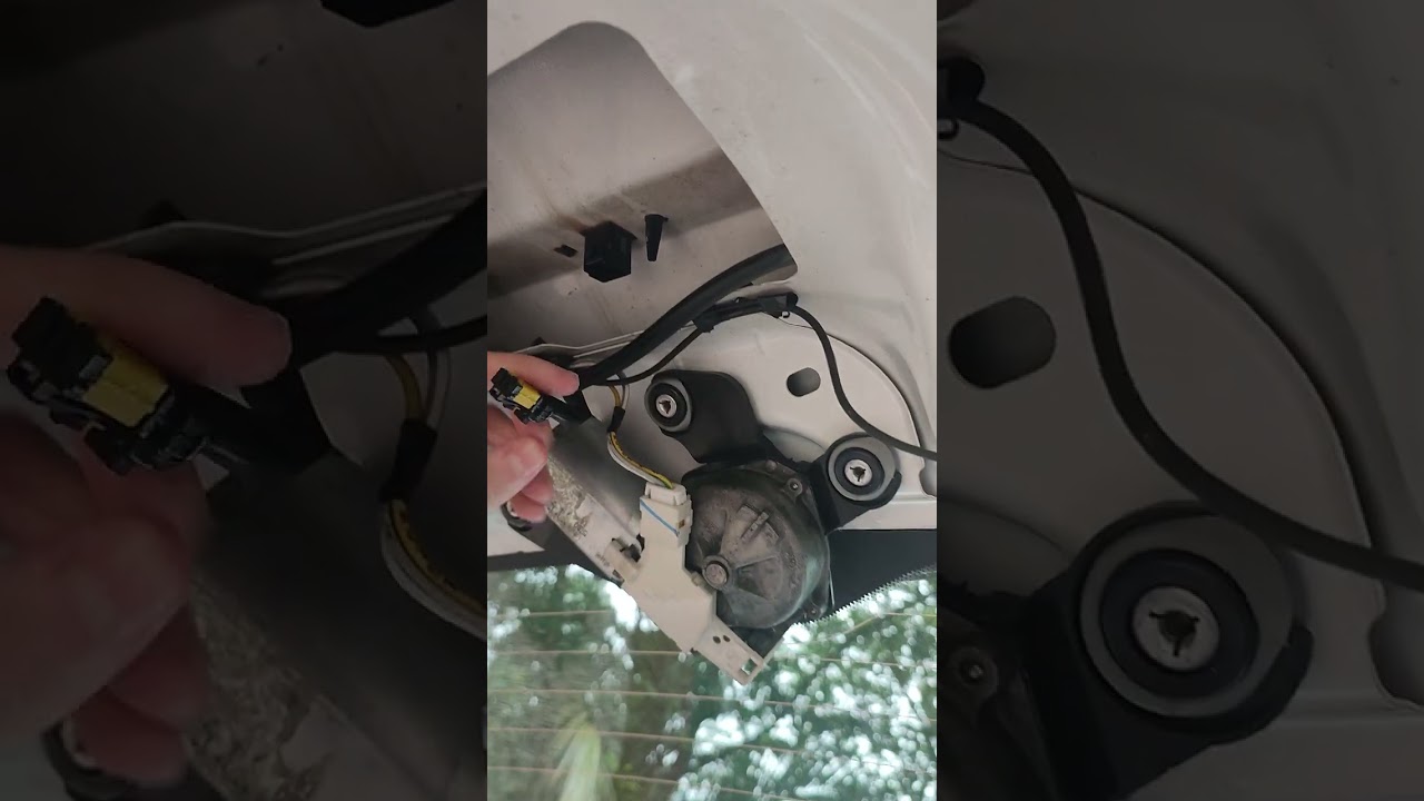 repair C3 1 trunk opening / réparer l'ouverture du haillon C3 1