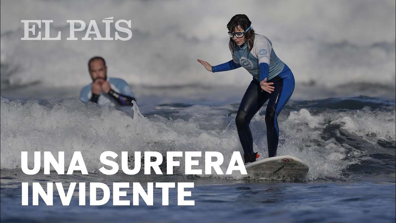 Así surfea la primera española ciega que compite en el Mundial Adaptado