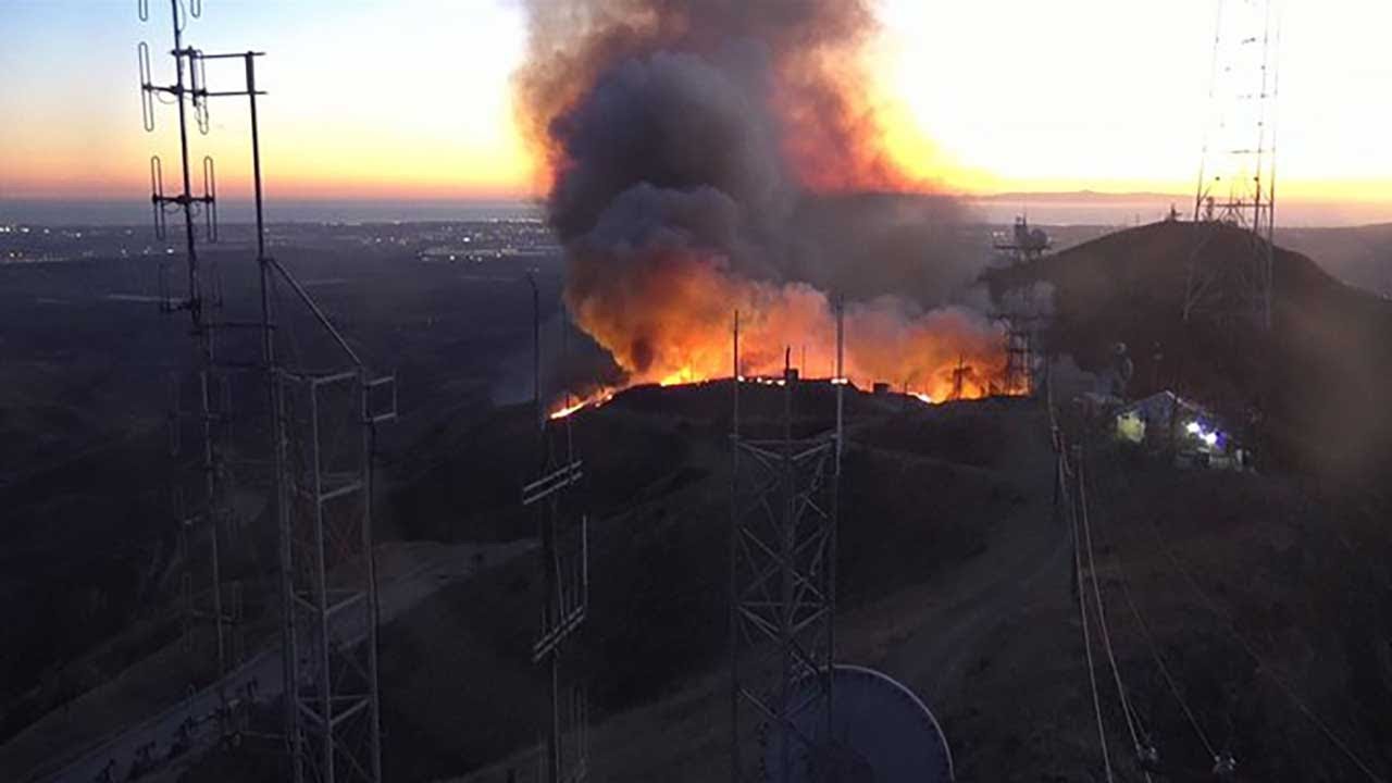 Brush fire erupts on South Mountain near Santa Paula I ABC7