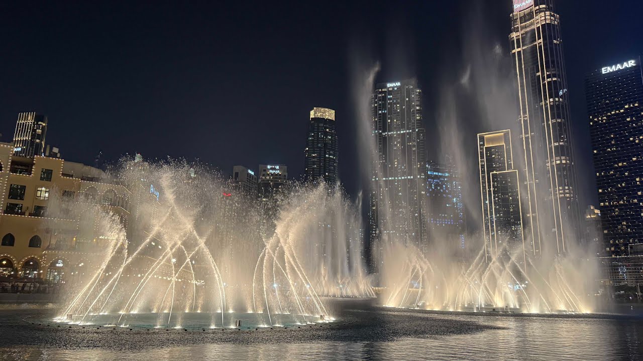 Dubai Fountain show 2025