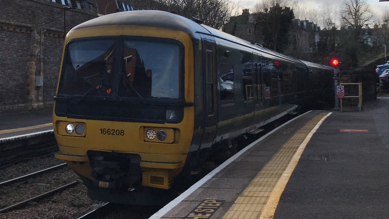 Class 166208 arriving into Clifton Down