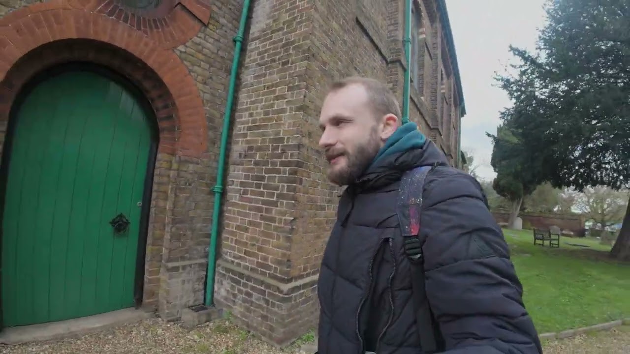 Lets Walk: Sunbury on Thames - St Marys Church
