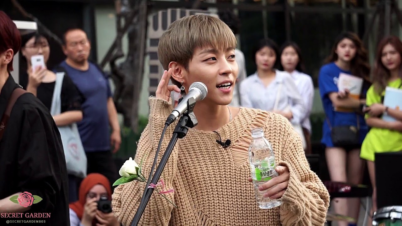 180911 The Rose (더로즈) Sinchon Busking: Beautiful Girl (Soundcheck)