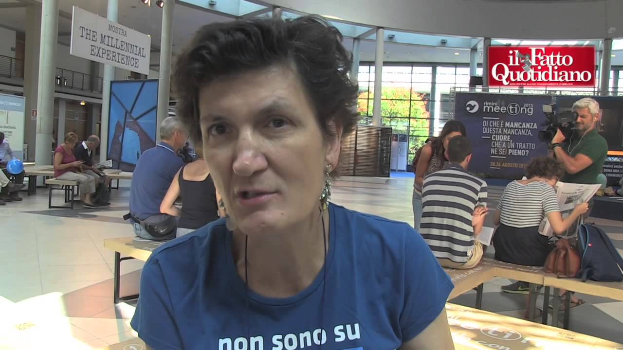 Rimini, il popolo di Cl contro i libri gender: “Pericolosi, giusto proibirli. Gay? Sono infelici”