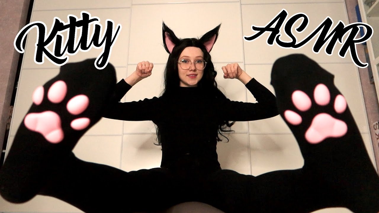 ASMR Kitty paws walking sounds 🐈 My cat socks relaxing sounds