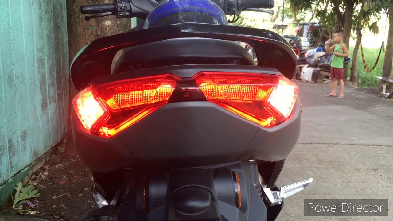 YAMAHA NMAX V2 2020: DUAL CONTACT TAIL LIGHT