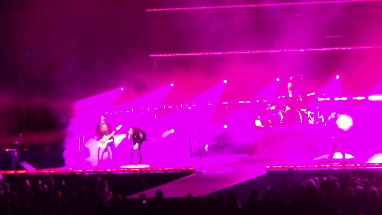 Three Days Grace- Mayday ☆USB Arena☆ 3-12-26