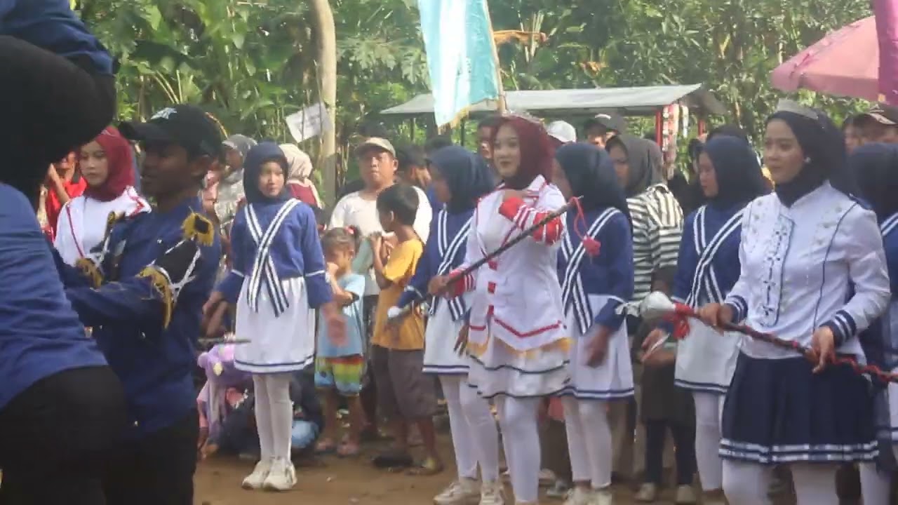 Atraksi Mayoret Cantik & Pemain Quantom Cilik MB BAPER di Kertoharjo