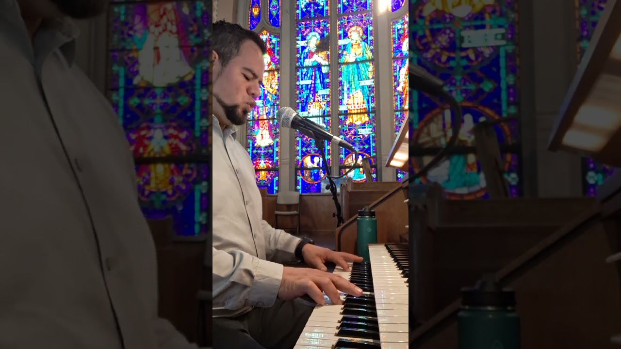 un solo Señor una sola Fe, un solo bautismo,  un solo Dios y Padre.