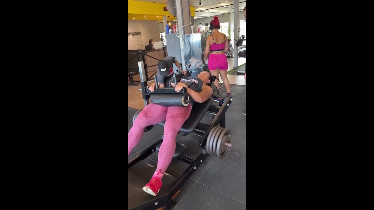 Alessandra Alves Hip Thrusts #shorts 1