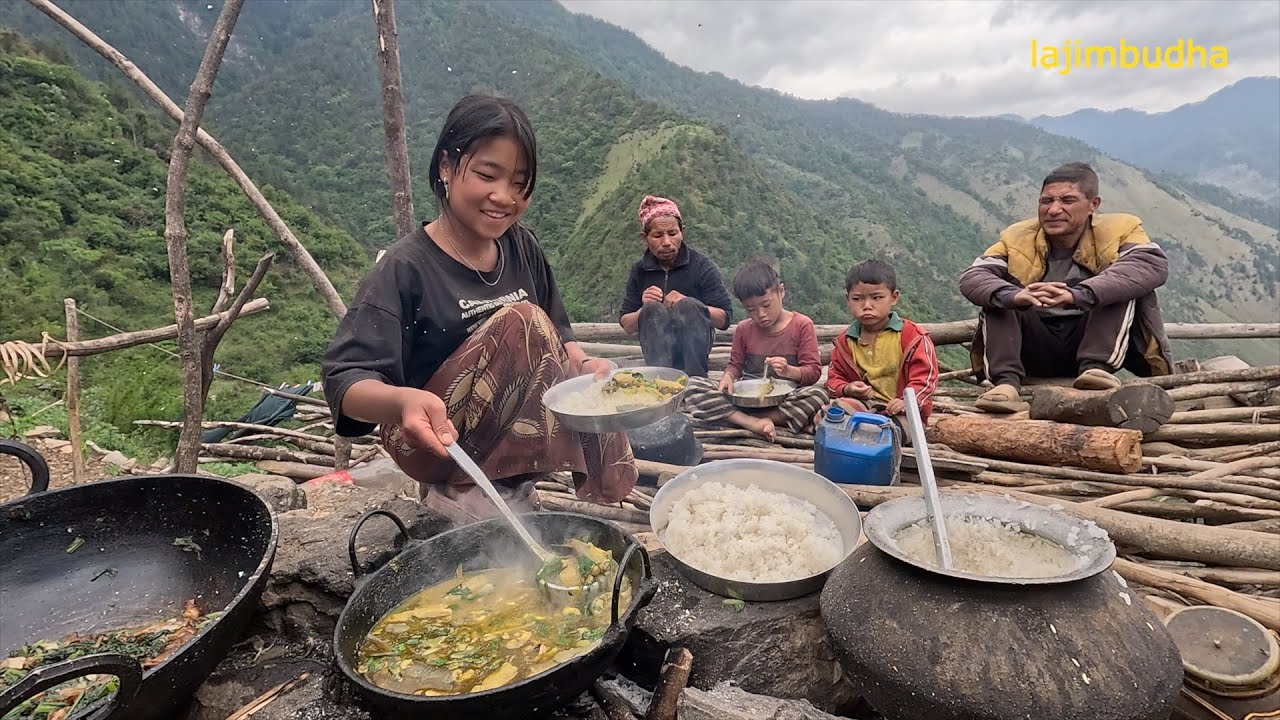 cooking fish in a happy family || Nepal 🇳🇵 ||