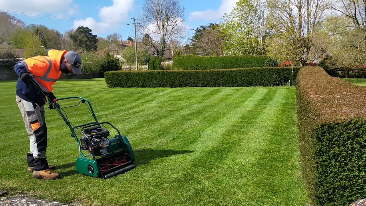 ALLETT Classic 17L Reel Mower Review