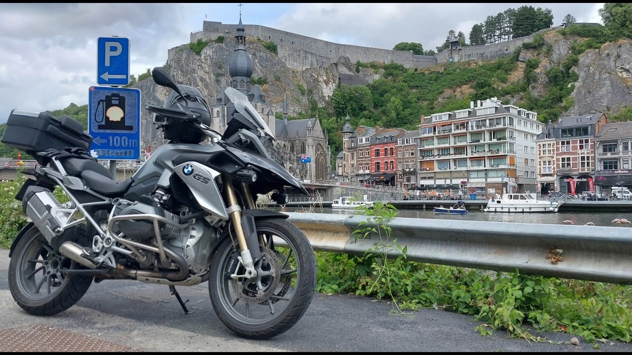 N°111 Balade à moto dans les Ardennes Dinant, Le fort Condé et le centre cammando de Givet