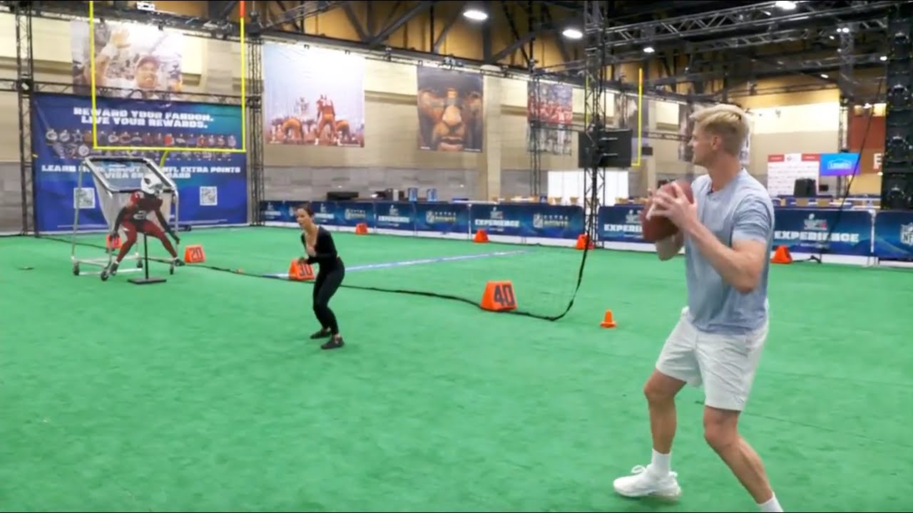 Nick Riewoldt and Charly Arnolt put skills to the test at the #SuperBowl Experience | SC Australia
