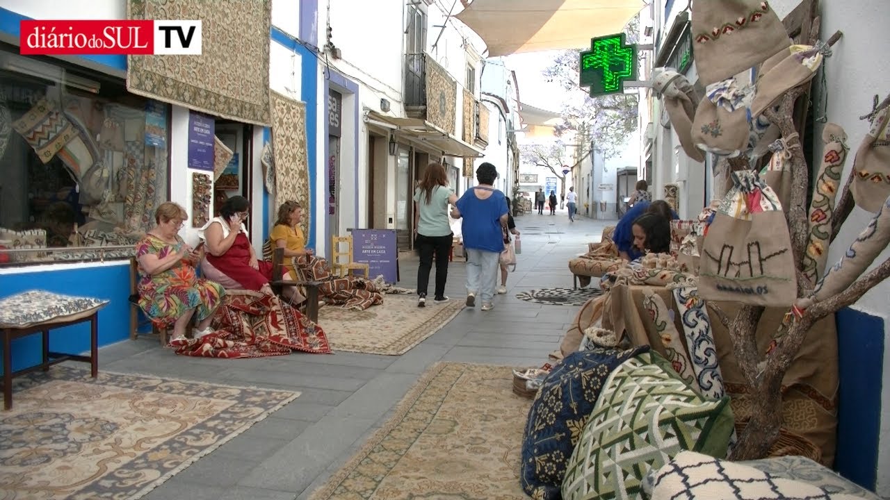 Arraiolos estendeu os seus tapetes pelas ruas da vila