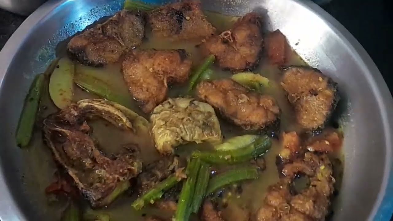 ডাটা আলু দিয়ে rui মাছের পাতলা ঝোল রেসিপি।#Rui macher jhol recipe #macher resipi #cooking 