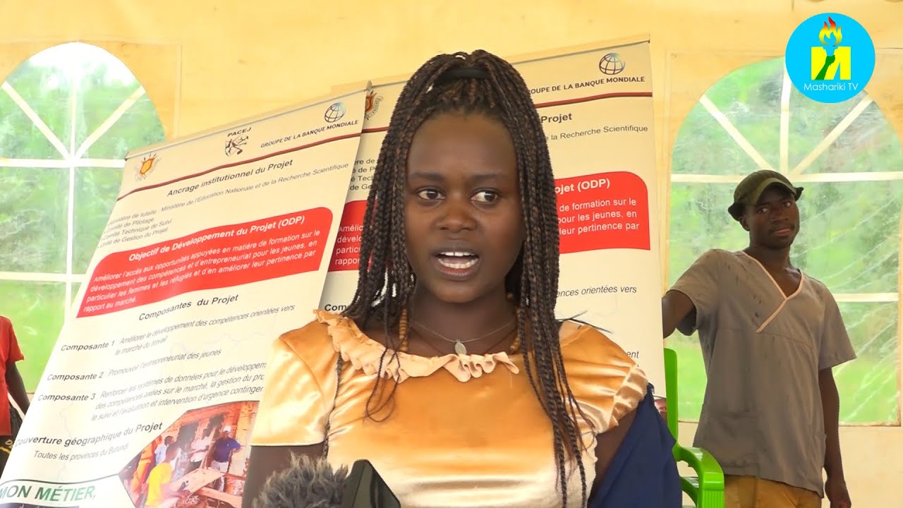 #Mugina : Abanyeshure 808 bakurikiranye inyigisho z'imyuga baronkejwe inkaratasi zivyemeza