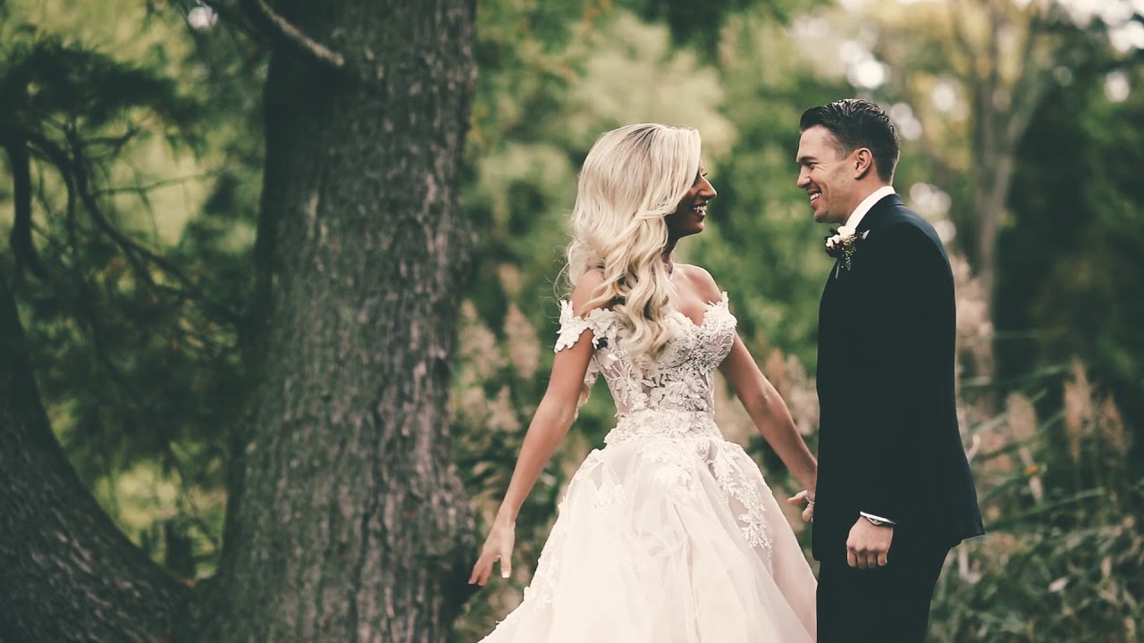 Amazing in Autumn -- A Fantastic Fall Wedding at Pleasantdale Chateau