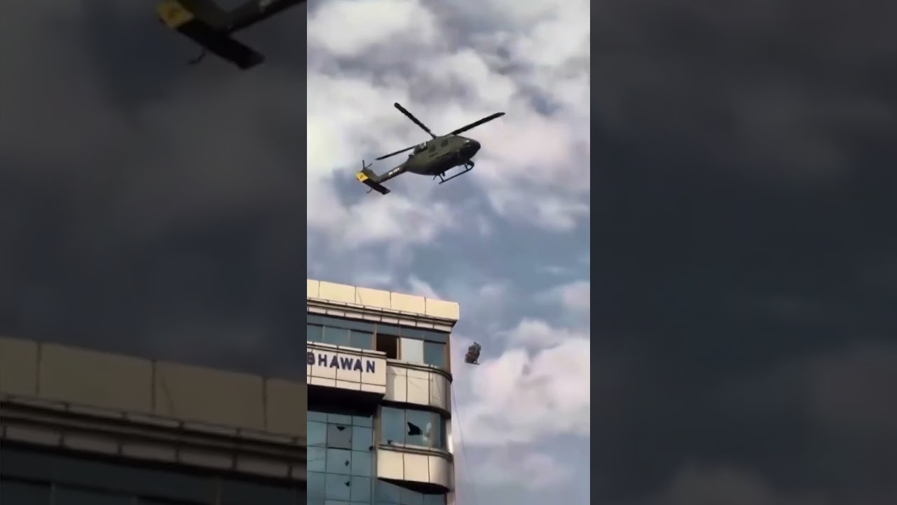 😱 Міністрів у Непалі ЕВАКУЮЮТЬ на МОТУЗКАХ, спущених з гелікоптерів