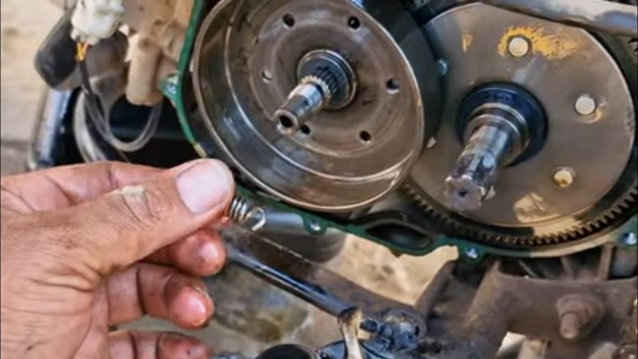 Tvs exle 100 bs6 breack marne par band hona or engine vibration problem solve. #garage #youtube