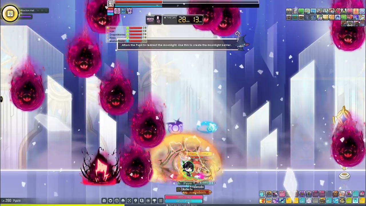 Maplestory Shade early Game bossing with 100% skill opacity.