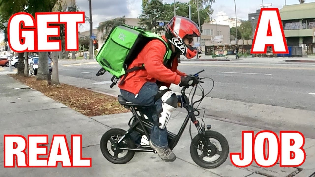 Emove Roadrunner V2 54 year old QUITS JOB TO DRIVE ELECTRIC SCOOTERS 🛴 Doordash on the