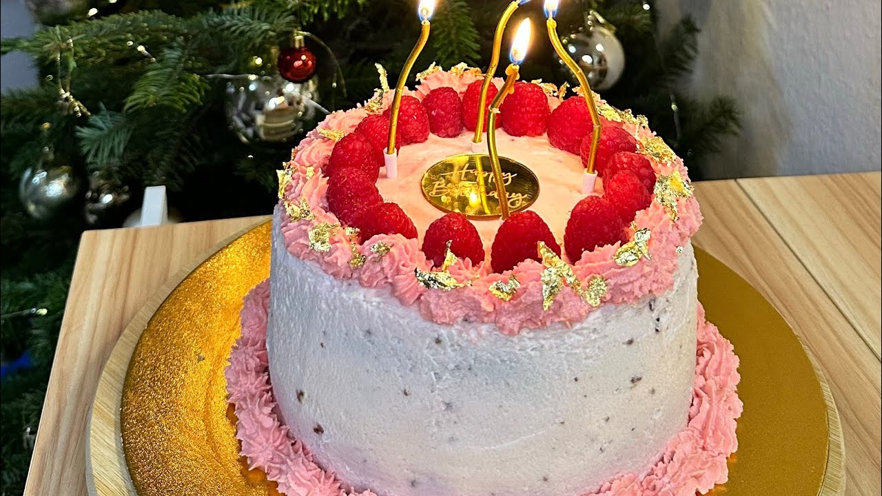 ألذ كيكة عيد ميلاد بخطوات سهلة وبسيطة  #كيك #fypシ゚ #food  #كيكة_الطبقات #كيكة_بالكريمة 