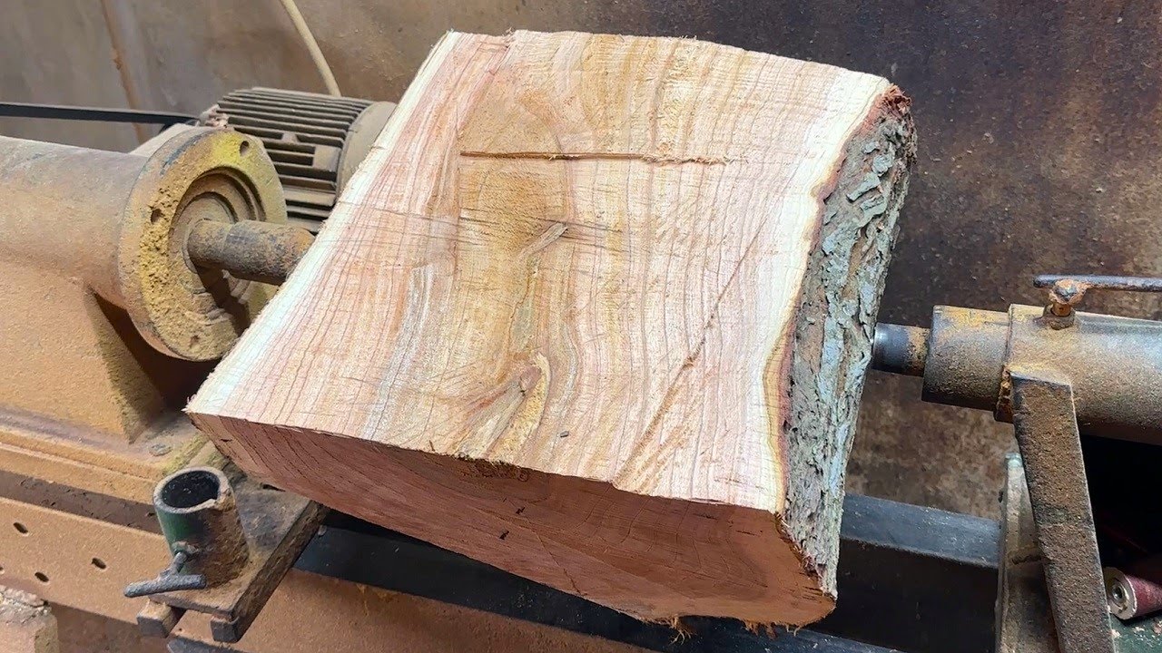 Amazing Woodturning Incredible - Carpenter Superb Art Sculpting Skills And Beautiful Work On Lathe