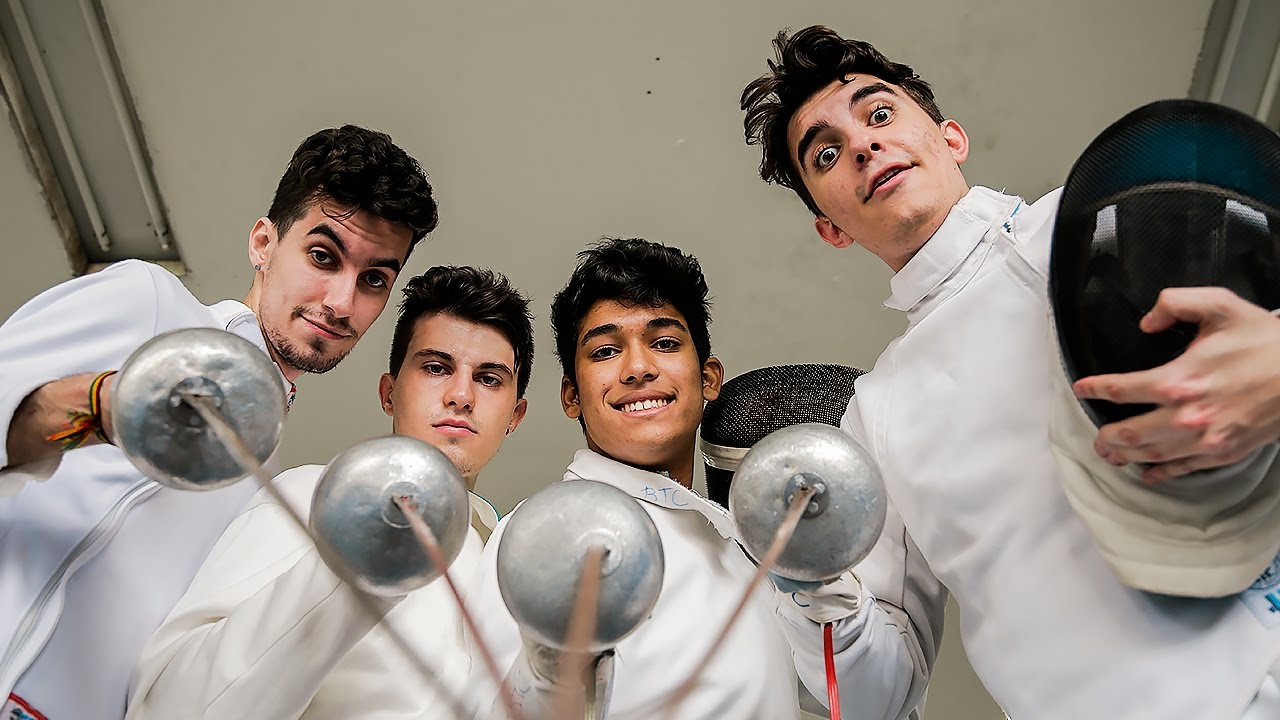 YOUTUBERS BRIGAM COM ESPADA !!
