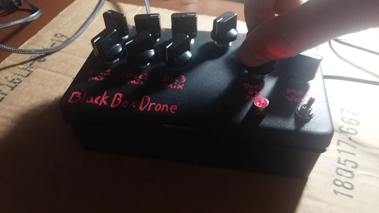Black Box Drone: Cd40106 Based Synthesizer