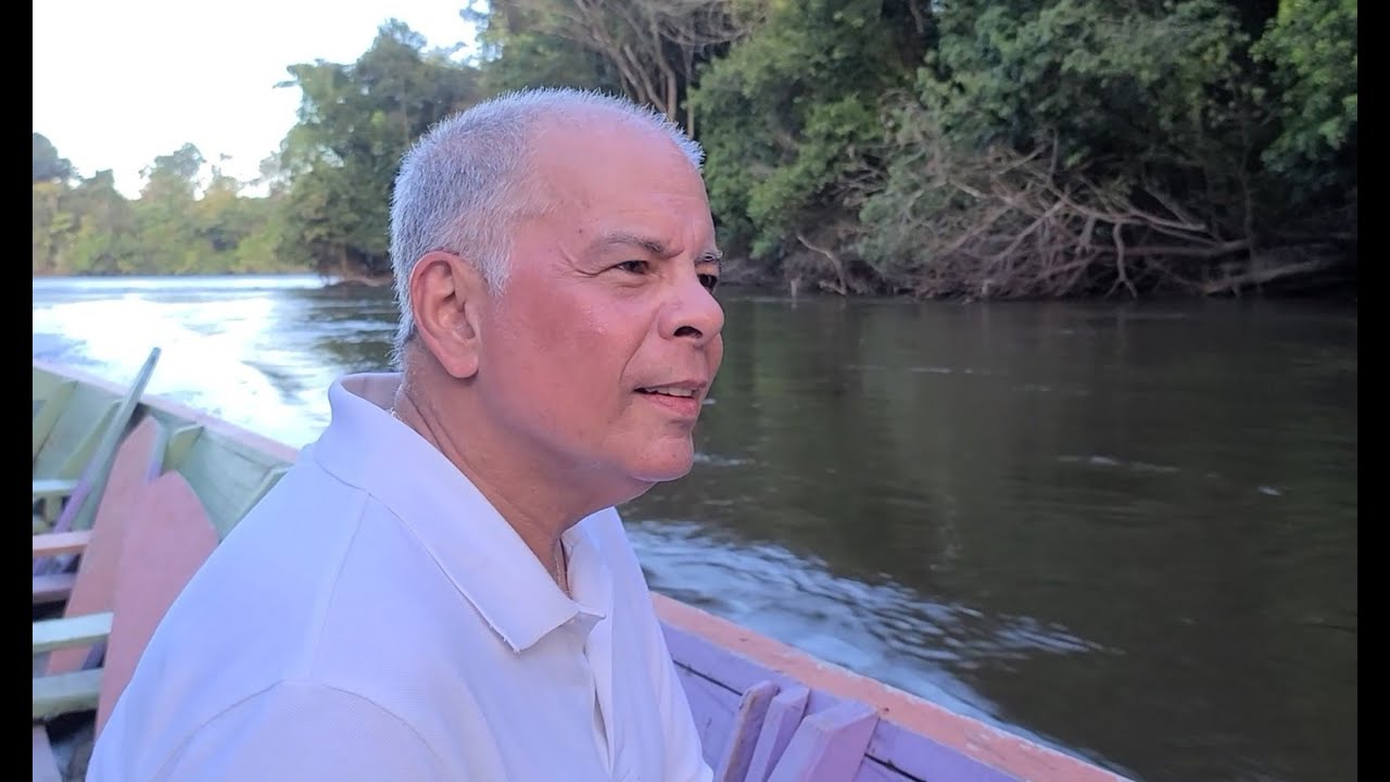 'Wan kodo pisi u di mundu' with English subtitles ©Ruben del Prado (Dyuumu 1986, Paramaribo 2022)