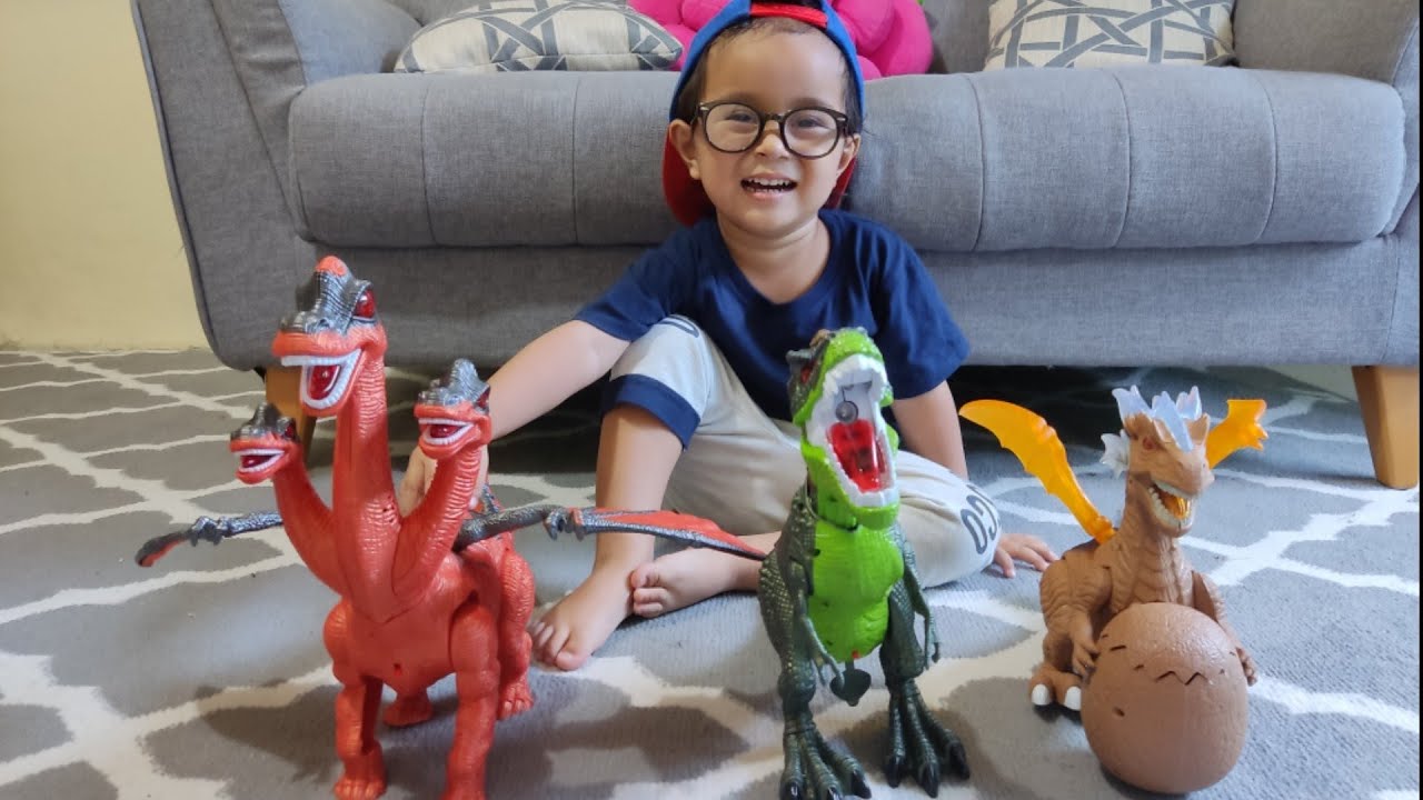 UNBOXING MAINAN DINOSAURUS KEREN KELUAR ASAP DAN TELUR | umar hafidzan