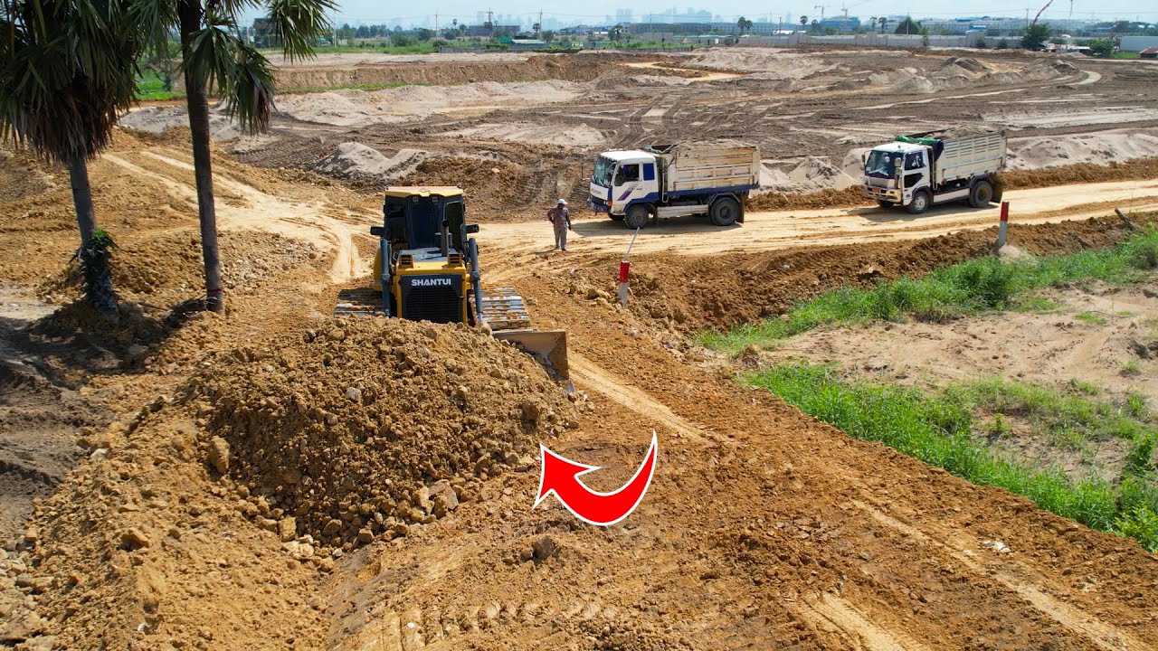 The Powerhouse of Land Leveling: Unveiling the Most Impressive Shantui Dozer DH17C2 Pushing Soils