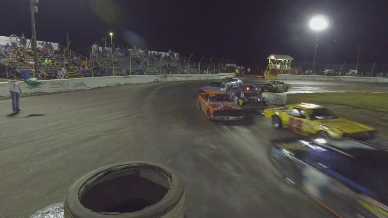 The Painesville Speedway. Figure 8 racing