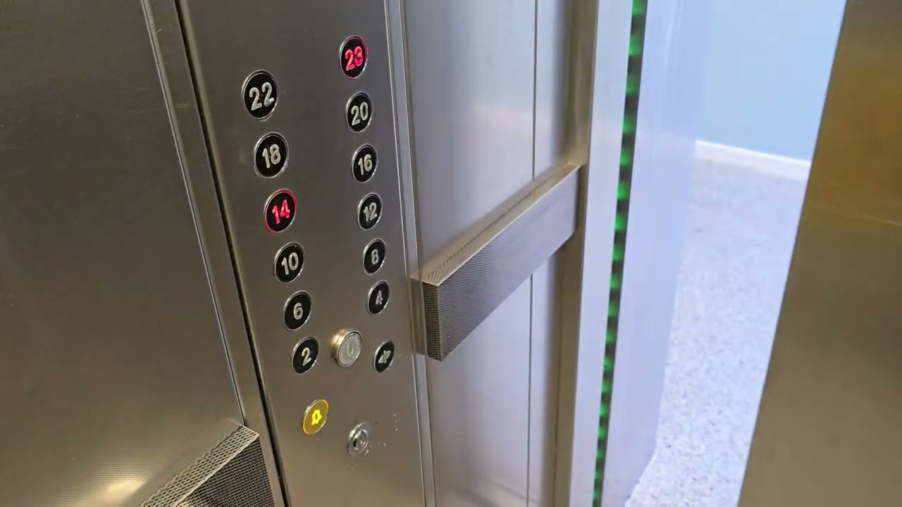 Stand clear of the doors! ANSA Lifteknic traction lift @ Stretford House tower in Stretford