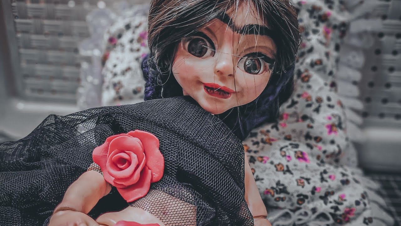 BONECA ARTICULADA EM BISCUIT(POLIMENTO É PINTURA DO CORPO)