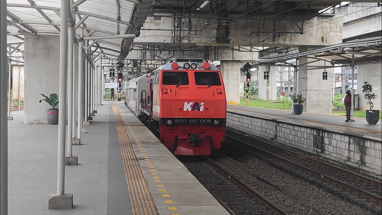 Hunting Momen Jelang Imlek🧧Krl Commuterline,Loko Livery & Ka Jarak Jauh Sore Malam Hari Jakarta BKS