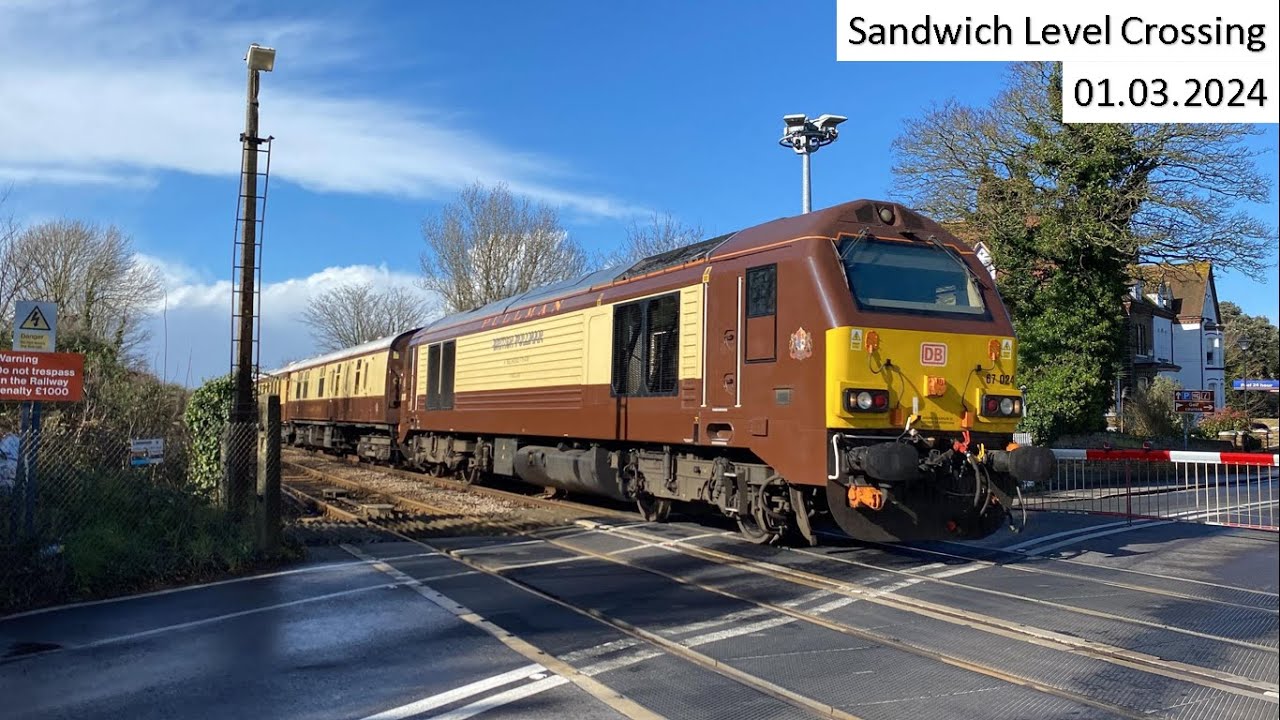 *GWE Barriers & Bells + Diverted Pullman* Sandwich Level Crossing, 01.03.2024