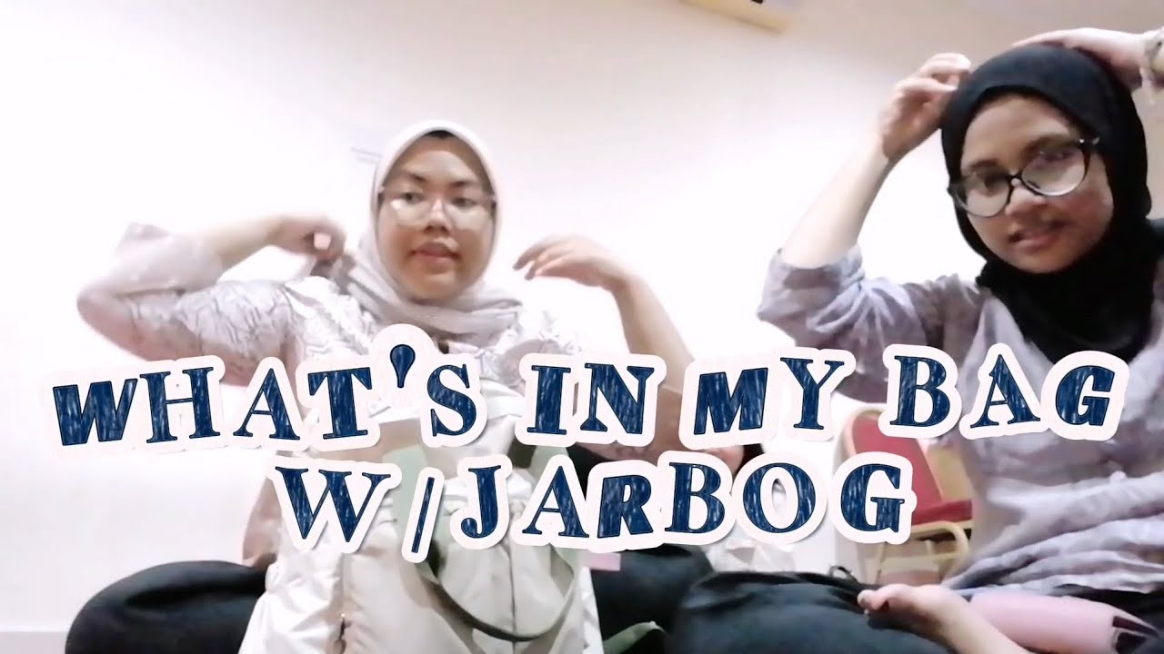 what's in my bag w/jarbog 😻💃